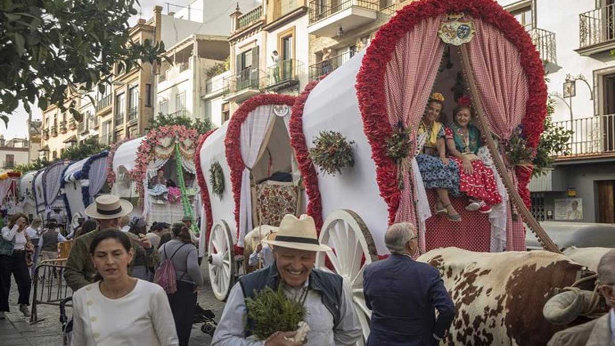 Carriolas decoradas peregrinando hacía la aldea del Rocío.