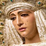 La Esperanza de Triana emociona a Sevilla, así fue su recorrido más luminoso hasta el Polígono Sur