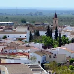 Indignación en Benacazón, el cura que negó a una joven con síndrome de Down ser madrina de un bautismo
