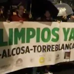 Colegios sin limpiar en Sevilla Este, el AMPA Caracol lidera una protesta que paraliza la Avenida de las Ciencias