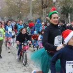Récord histórico en la San Silvestre Sevillana 2025 con 2.300 corredores despiden el año corriendo por la Plaza de España