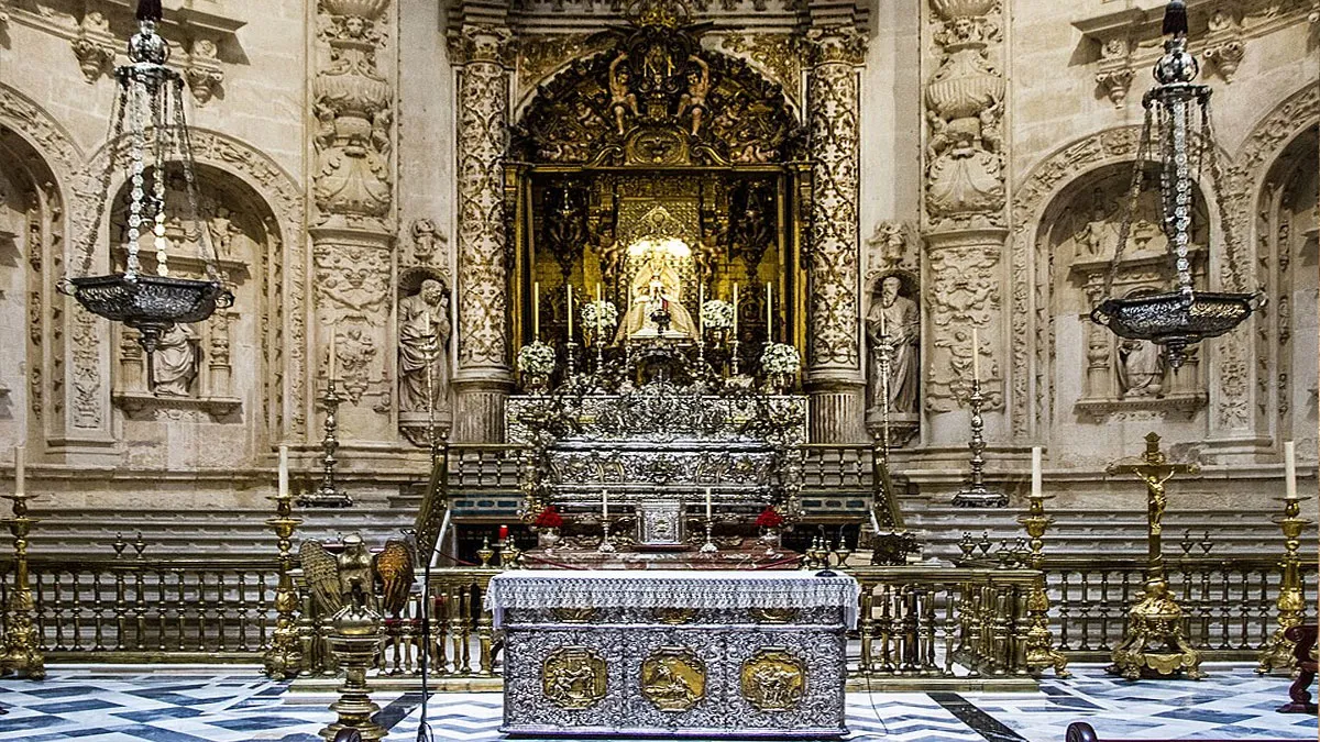 Virgen de los Reyes en la Capilla Real de la Catedral de Sevilla.