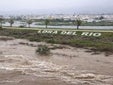 Lora del Río, en vilo por la crecida del Guadalquivir: el nivel rojo mantiene en alerta al municipio