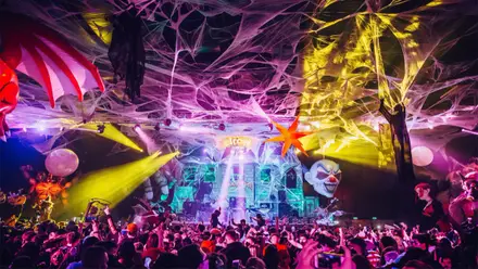 Muchedumbre en el Festival ElRow de Sevilla.