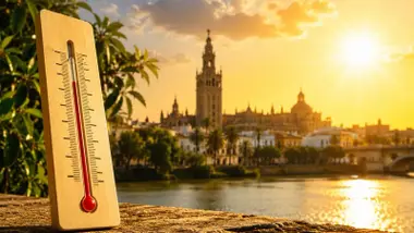 Termómetro y ambiente cálido en Sevilla.