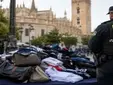 El gran golpe contra el top manta en Sevilla deja más de 3.000 artículos falsificados intervenidos