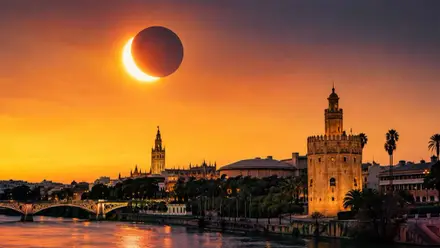Sevilla a la "sombra" del eclipse.