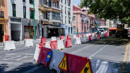 Ronda y calle María Auxiliadora cortada parcialmente por obras.