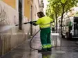 Más de 27.000 pintadas desaparecen de las calles de Sevilla: estos son los barrios con mayor incidencia