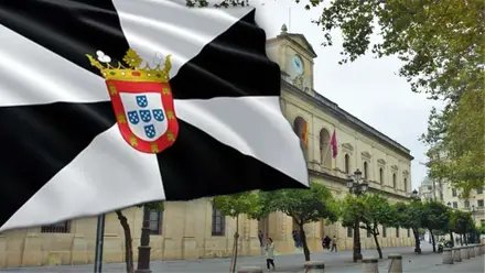 Ayuntamiento de Sevilla y bandera de Ceuta.