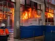 El incendio de la antigua fábrica de Altadis en Sevilla deja tres heridos y los Bomberos aclaran los daños