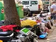 Su Eminencia vuelve a denunciar el mercadillo ilegal que ocupa sus aceras, un problema que Sevilla arrastra desde hace años