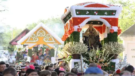 Virgen de Valme en su carreta durante la romería.